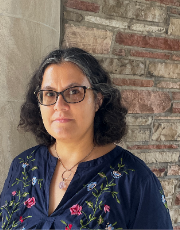 helen de cruz headshot